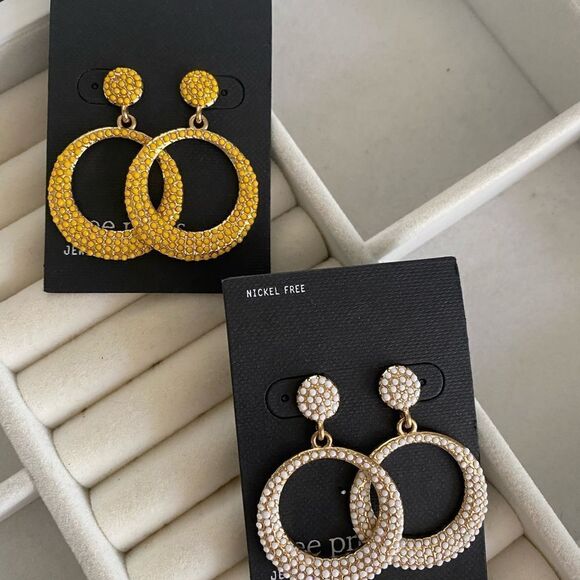 Free Press tropical style earrings yellow and white. Nickel free from nordstroms - Picture 1 of 3